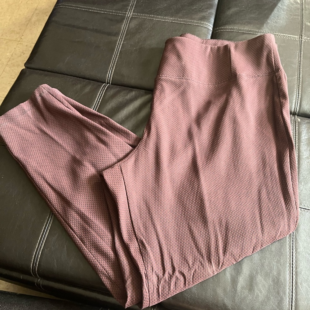 Worthington Burgundy Patterned Pants